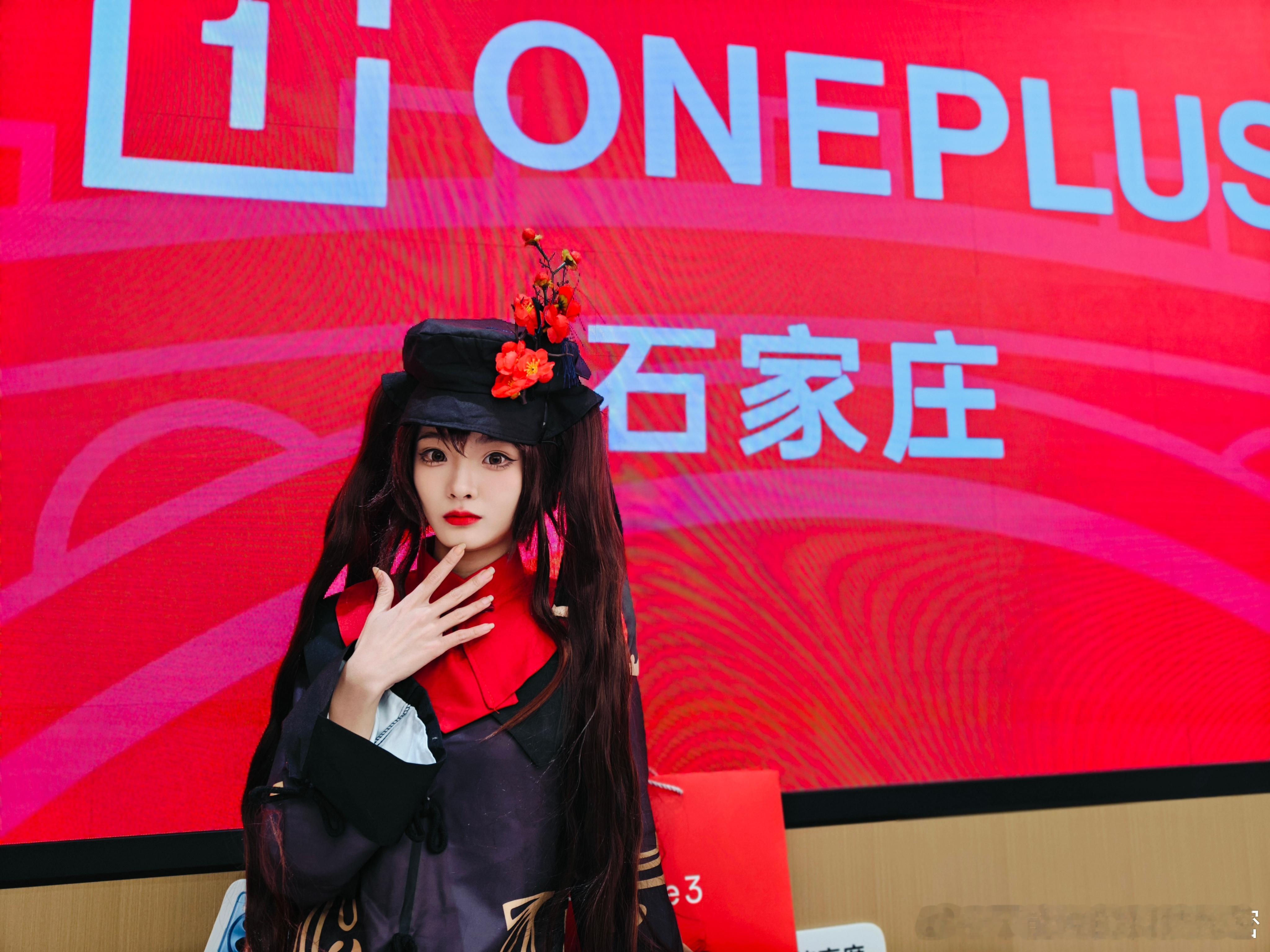 #一加Ace3#在石家庄站Pop-up 快闪现场，用一加Ace3给小姐姐拍了几张