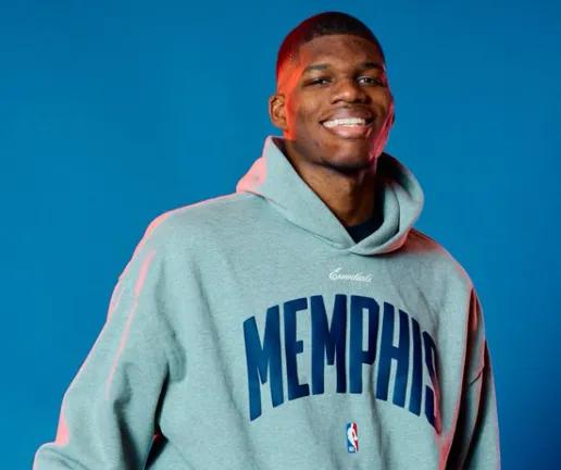 灰熊新希望！NBA官方晒照祝塞德里克-考沃德23岁生日快乐
09月12日讯 NB