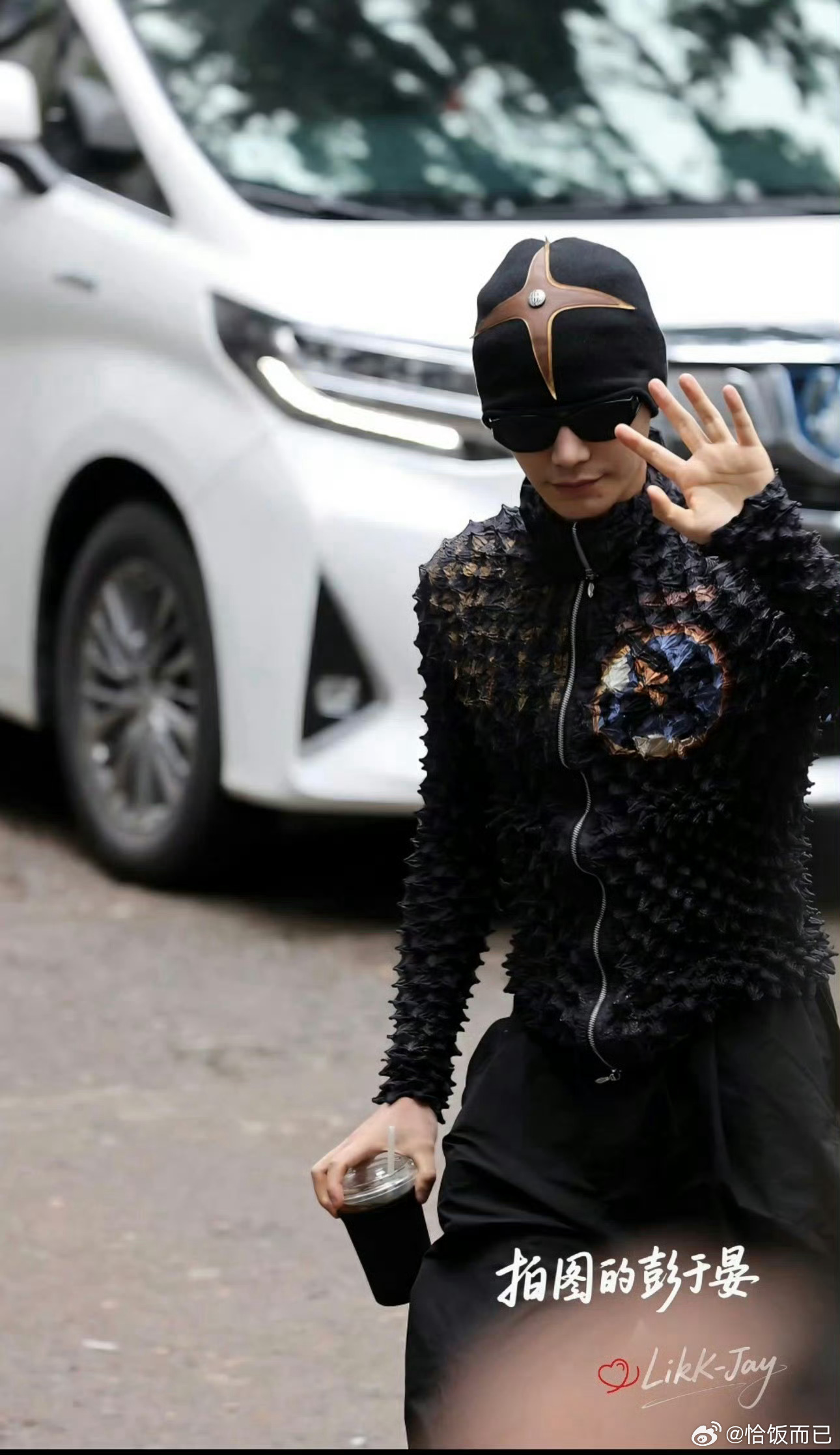 丁禹兮今日上班路透开始横店时装周了 