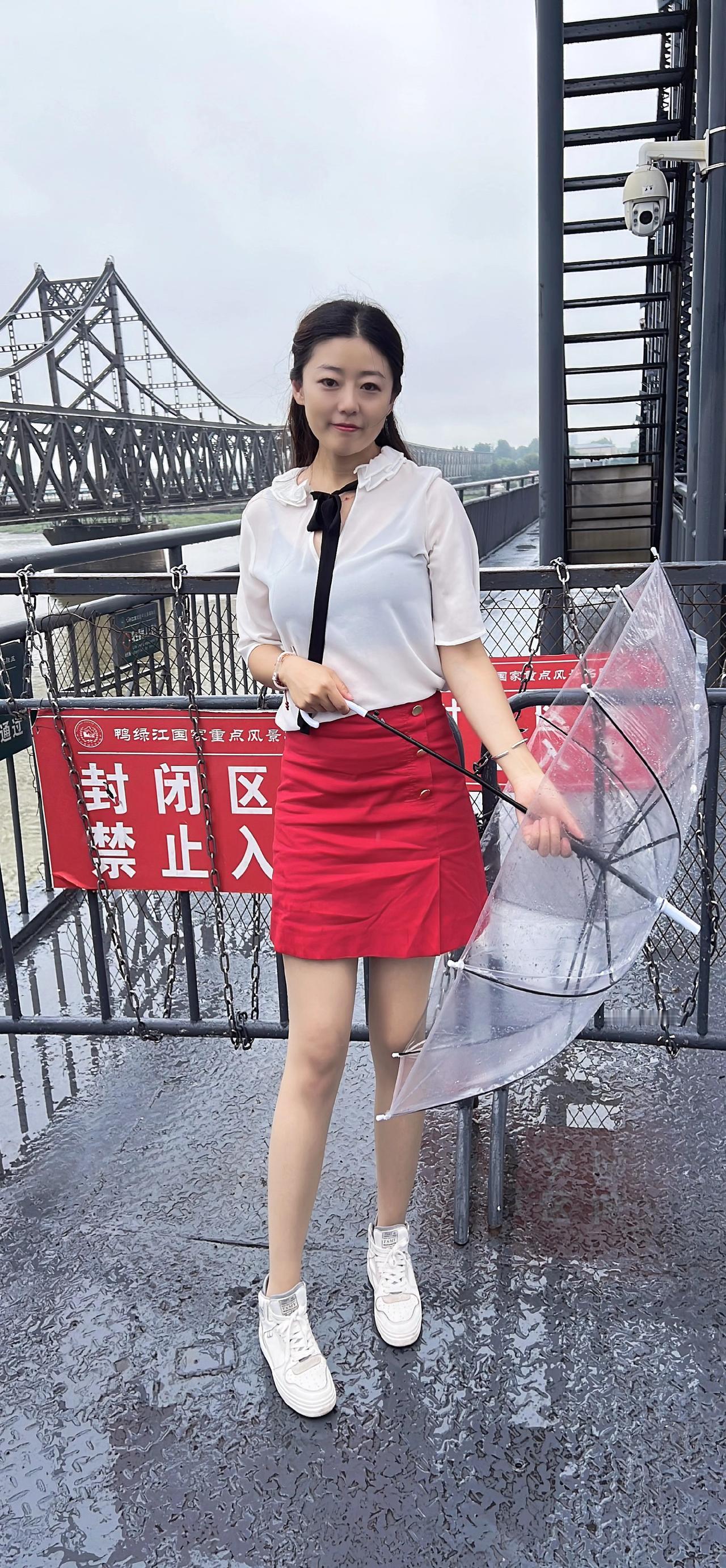 晴天适合相见，雨天适合思念