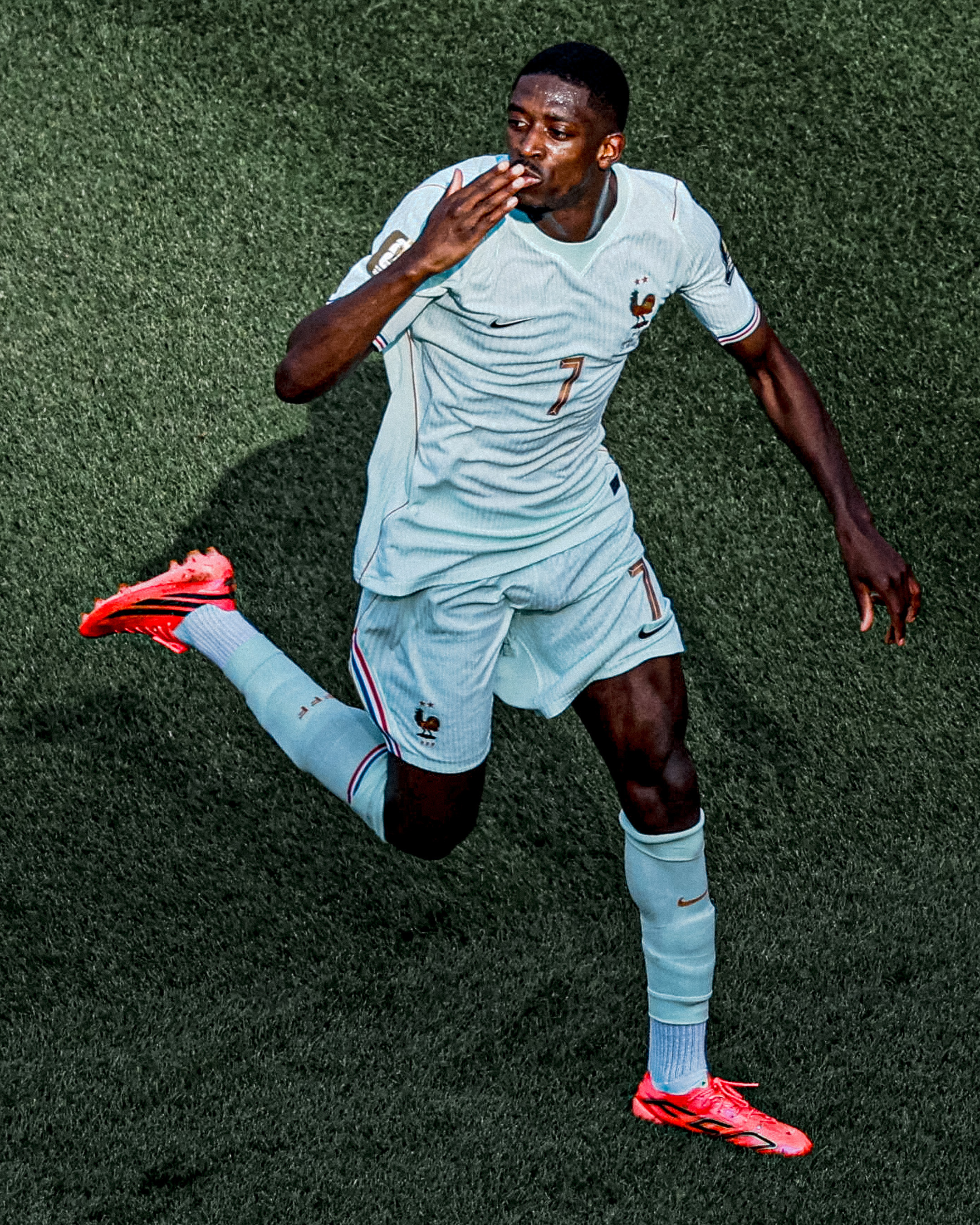 🤔 你当金球先生和你闹呢？⚽️ 登贝莱已经在本届世界杯中打进5球法甲法甲联赛世