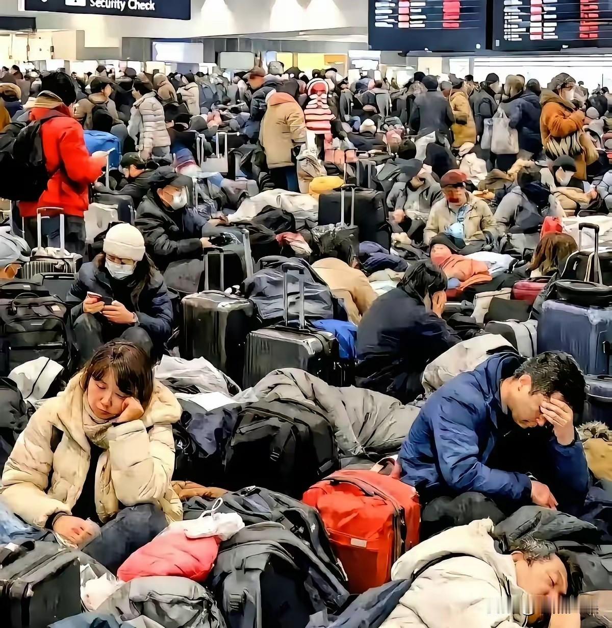 说实话北海道大雪封城这事给我看乐了，
这些人他根本就不值得同情，
回家曾三令五申