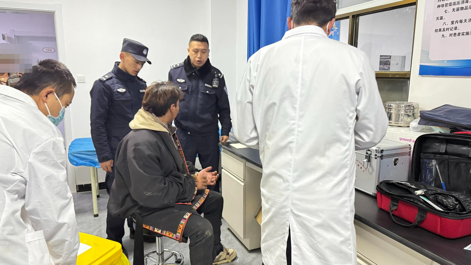 【#青海一牧民遭狼袭击受伤#】#警方回应牧民遭狼袭击受伤# 近日，青海省果洛州达