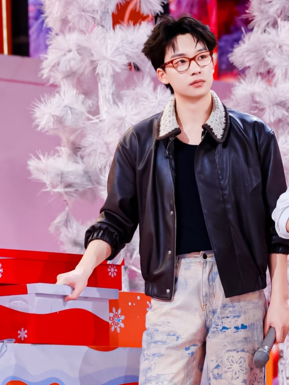 怎么感觉在你好，星期六的吴泽林，最近越来越帅了呢 