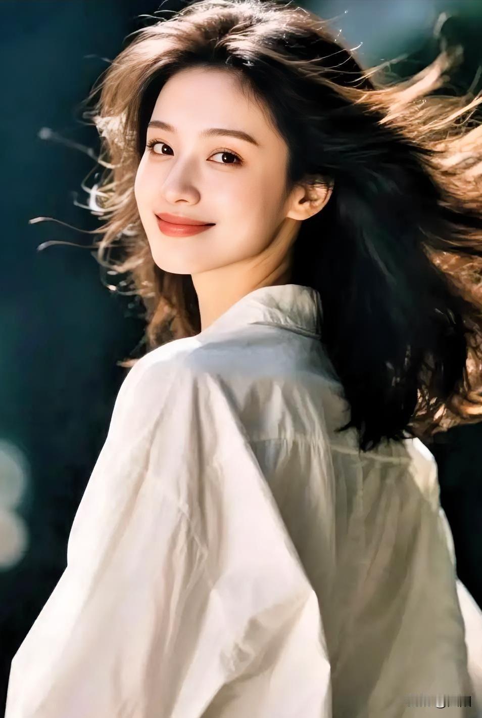 如今社会生活中，多存钱，我是非常赞同的。

在如今这个快节奏的社会，物价不断上涨