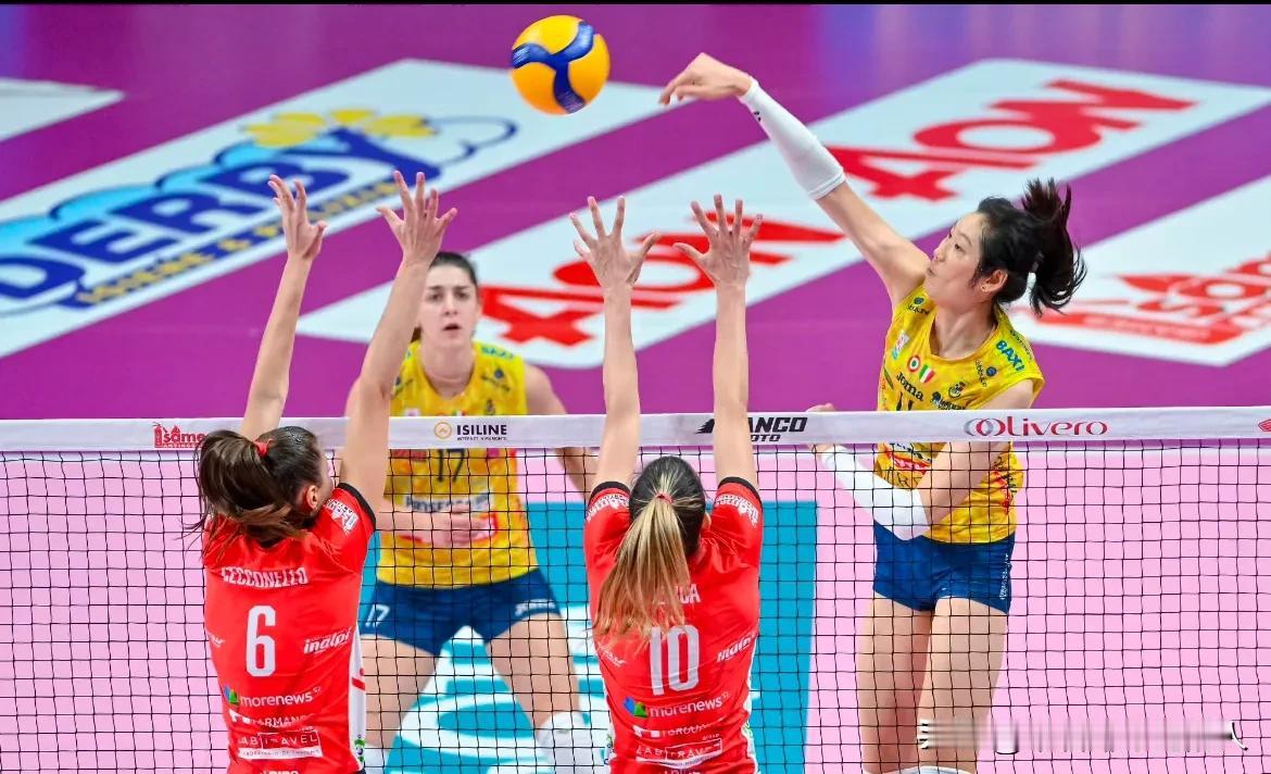 💛💙❤️🖤 意大利女排A1联赛第11轮-库内奥🆚科内比赛中，神勇朱婷独砍
