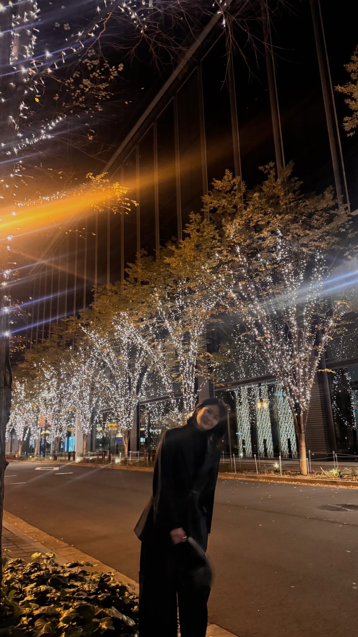 「キラキラしてウキウキ〜♪携帯のカメラ壊れてる〜光の線がすごい〜」 