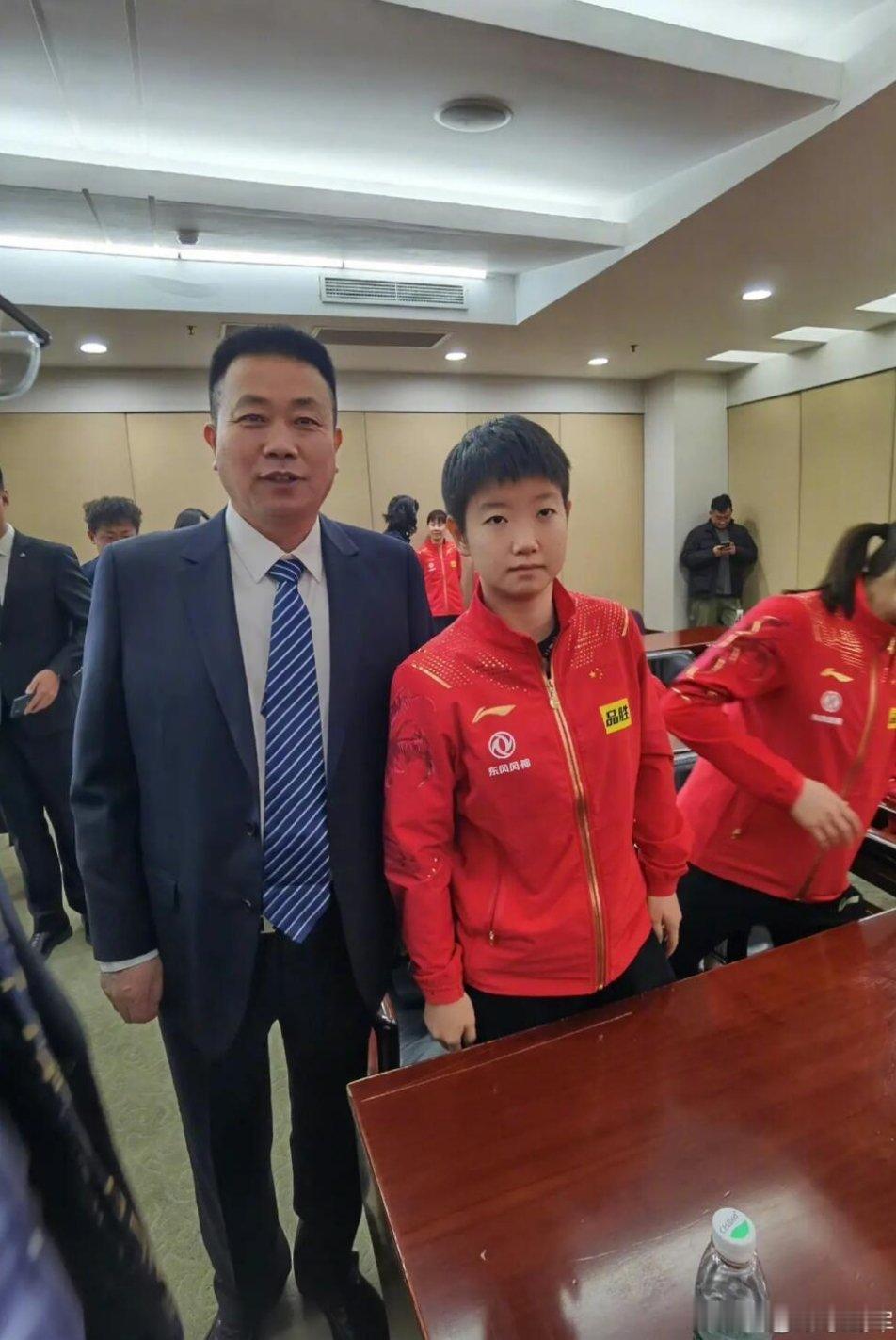 王楚钦孙颖莎  e人莎局和i人头哥，宝们你俩这发型是同一个托尼老师剪的头发嘛 