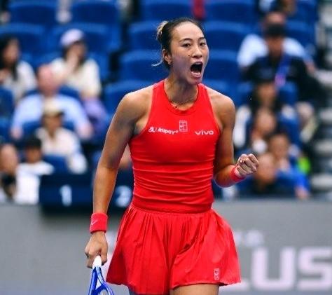 世界排名掉到140位，教练当面说“你已经不再是前十了”，五个月后，郑钦文在中网连