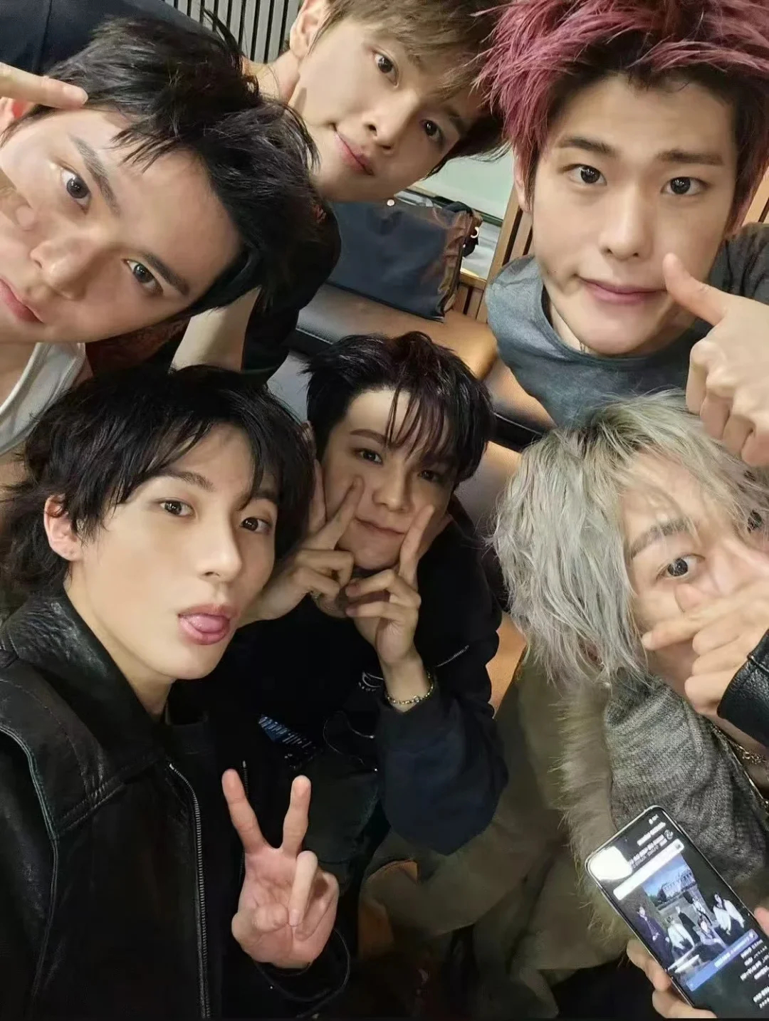 怎么看 RIIZE 合照将太郎又美美大 C 朴元彬脸都没漏全 