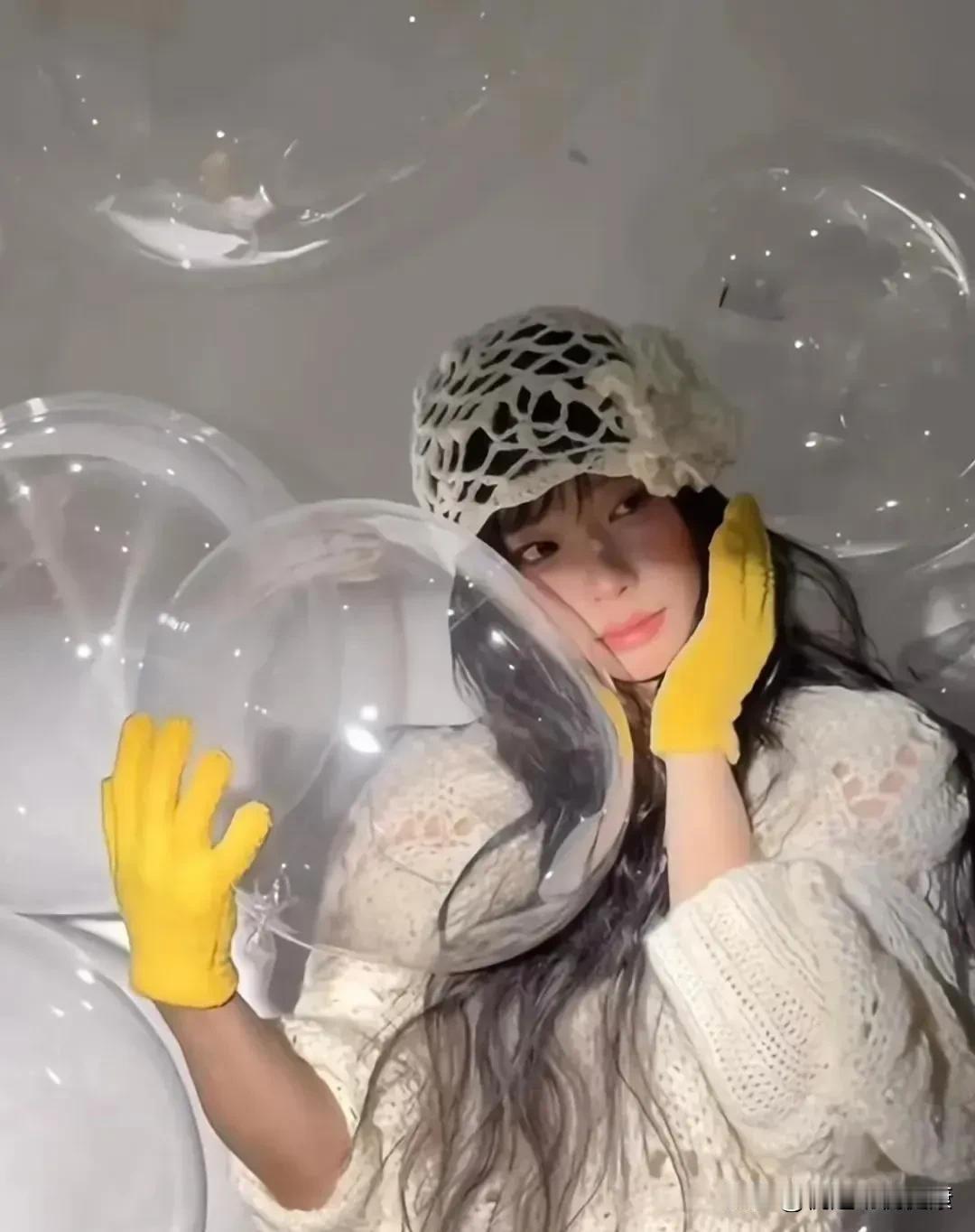 谁说女运动员不能爱漂亮？石洵瑶告诉你，赛场和时尚我都要！
 
谁能想到素颜不张扬