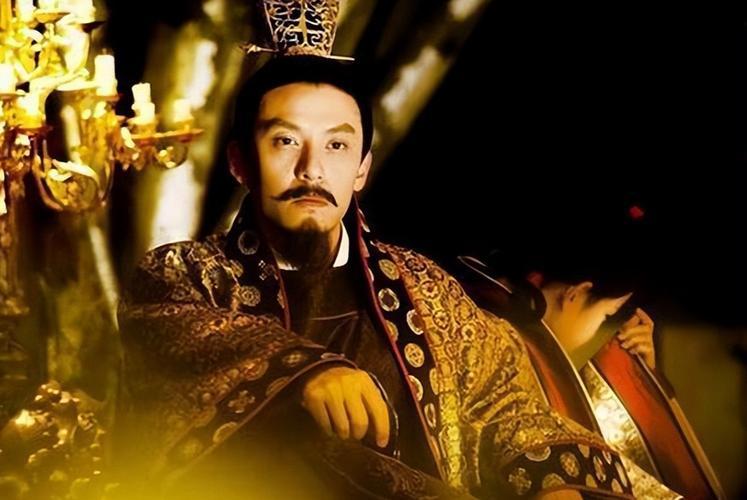 戏子皇帝李存勖，如何评价？战神变戏痴，三年败江山，一生实在太唏嘘！
 
后唐皇宫