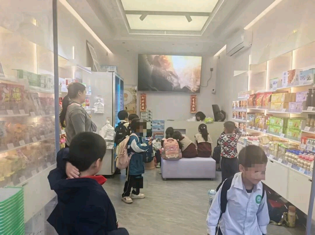 “肥娟夫妇”宣布开健身房，次卡9.9元月卡99元，此前称接触直播带货后感觉不适合