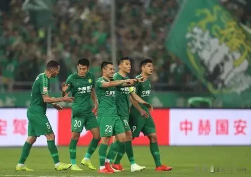 球迷不文明行为引争议，中足联开出罚单能否净化赛场？
8月21日，中国足球职业联赛