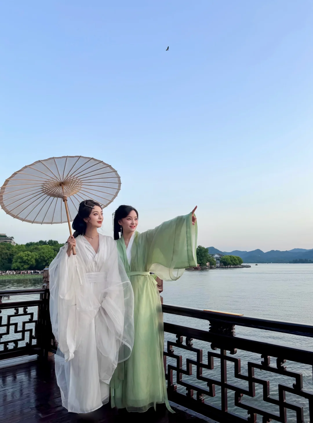 杭州雷峰塔｜来都来了还是拍个西湖特产再走