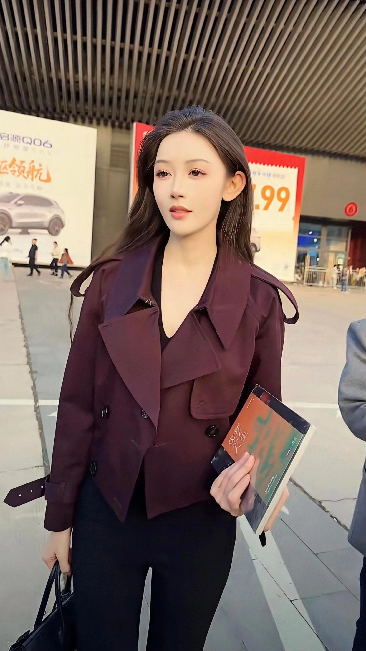 @敏敏💫 @小敏～ 简约高级感穿搭 随拍街拍穿搭 风衣look