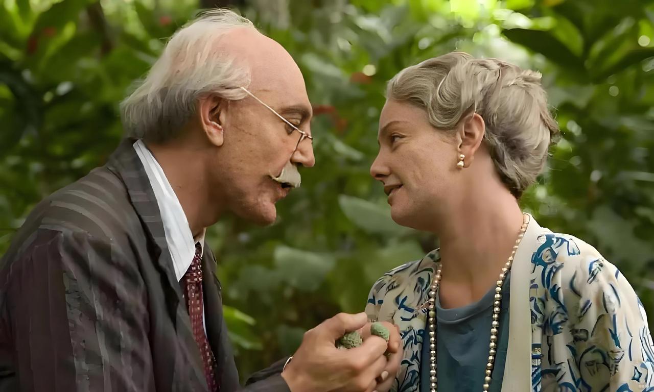 最魔性的作家莫过于马尔克斯了，王小波是马尔克斯的疯狂崇拜者，我也是。
马尔克斯最