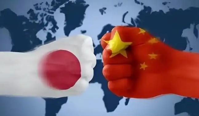中国停水产、减航班、接走大熊猫，外界全在等日本低头服软。可面对对华出口暴跌的账单