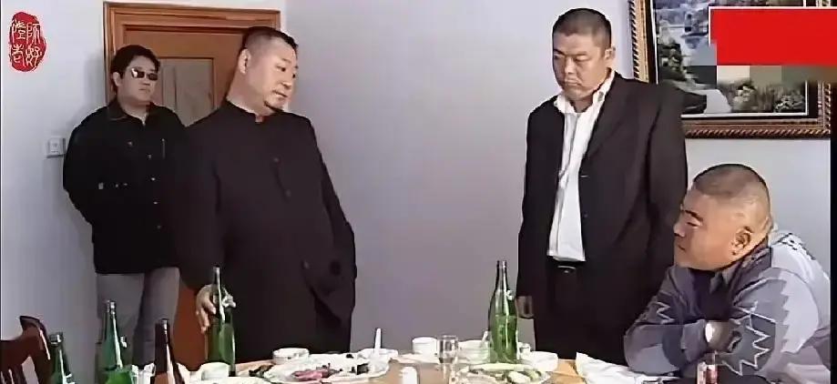 别信“档期太紧”这种鬼话。
烂掉的第三季，真相是他们掐断了角色的氧气。
你追了五