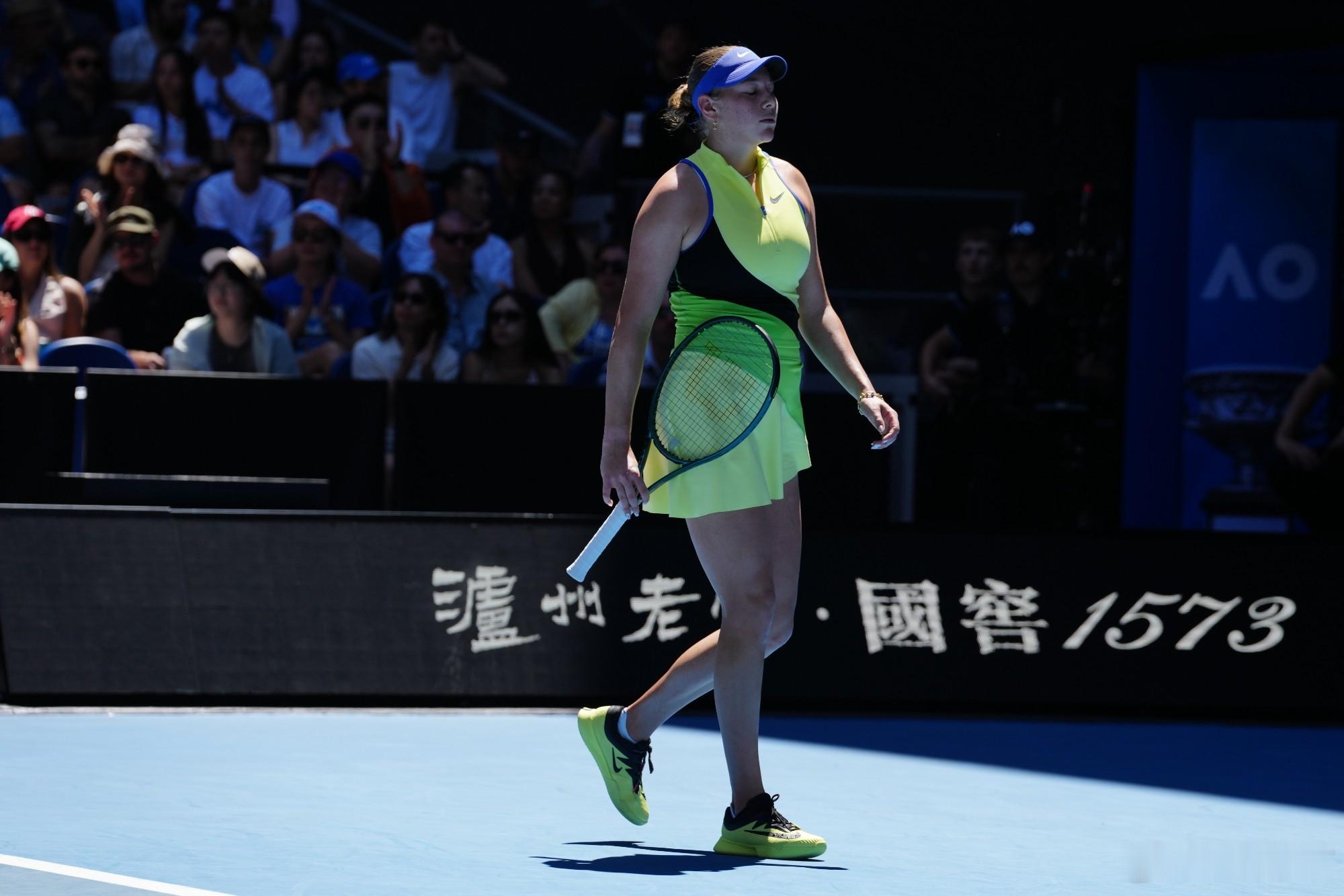 阿尼西莫娃冬训肯定也练腿🦵了，明显粗了一圈。上肢是不是也壮了？你们说了算。王欣