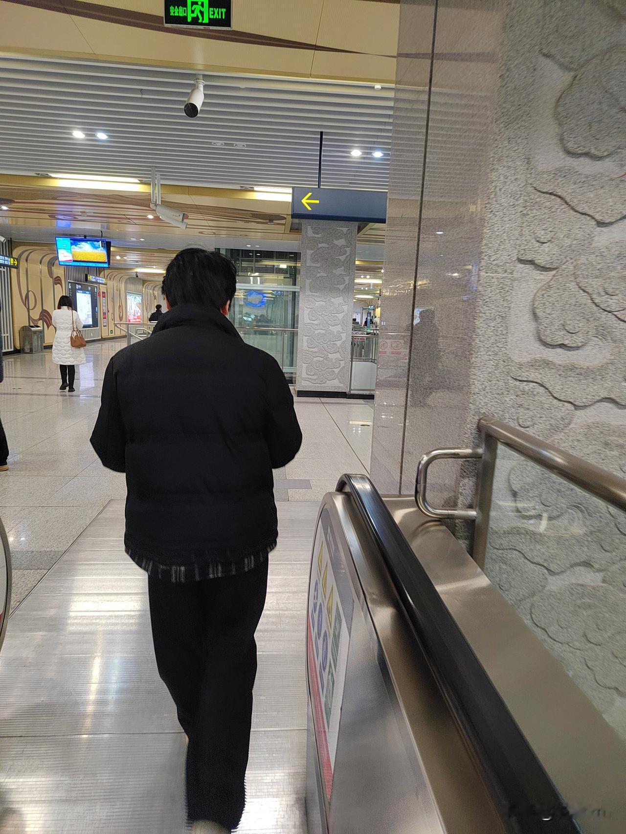 大家可能不知道动力电池出了比亚迪和宁德时代  还有一个很厉害的杂牌子  欣旺达 