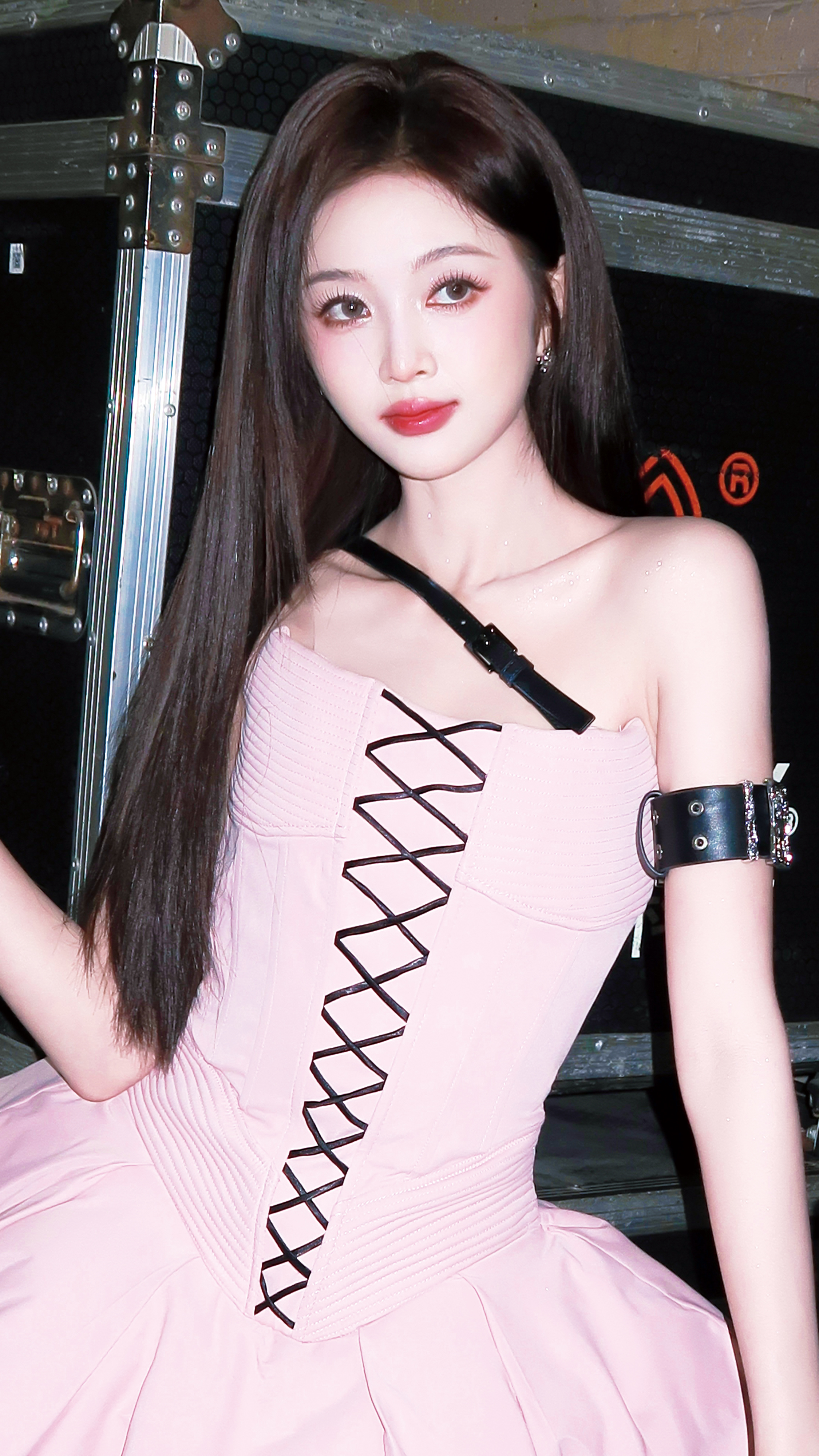 💞▹ 吴宣仪 ​ ​​ ​​​
