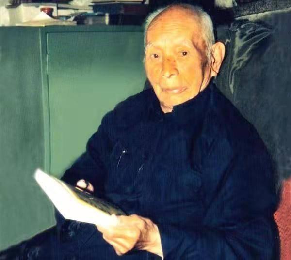 78岁 获得平反 ，组织上为他安排职务，被其婉拒 ：我老了不占位子。
1979年