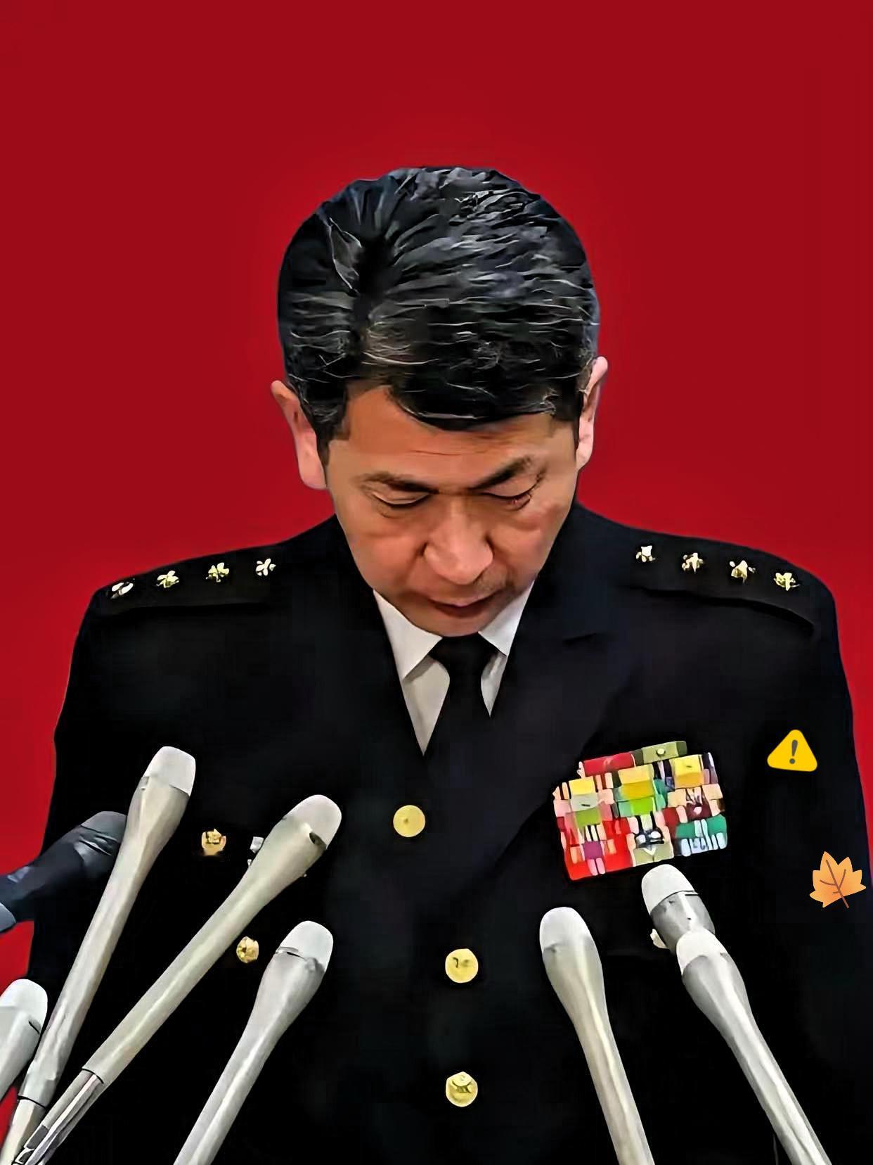 日本自卫队最高长官荒井正芳公开道歉
​日本自卫队长官荒井正芳，于2025年12月