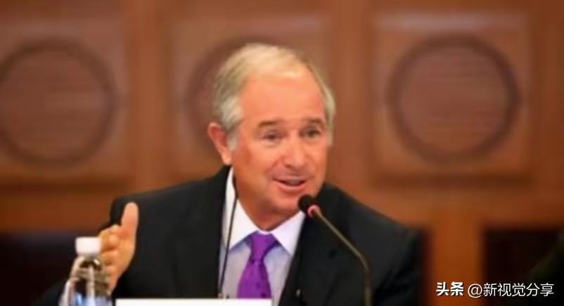 美国超级富豪苏世民，公开放话：“美国正在把中国逼成无法战胜的对手！”随后，他捐款