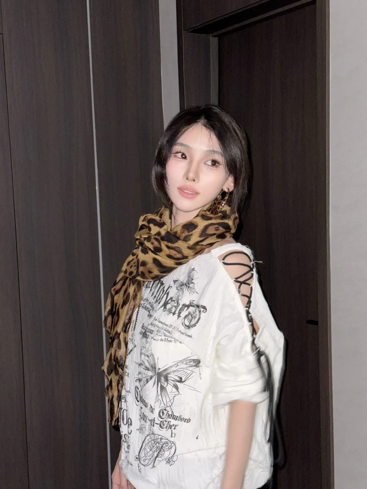 书信和电话都没有用的话 那明天就见面