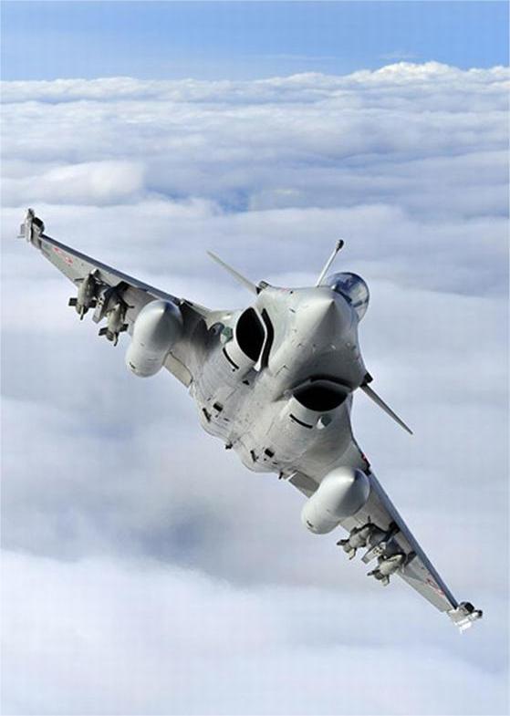 阿俄：阿印，听说你要买114架阵风
阿印：对呀，咋的？
阿俄：你家战机都被小巴打