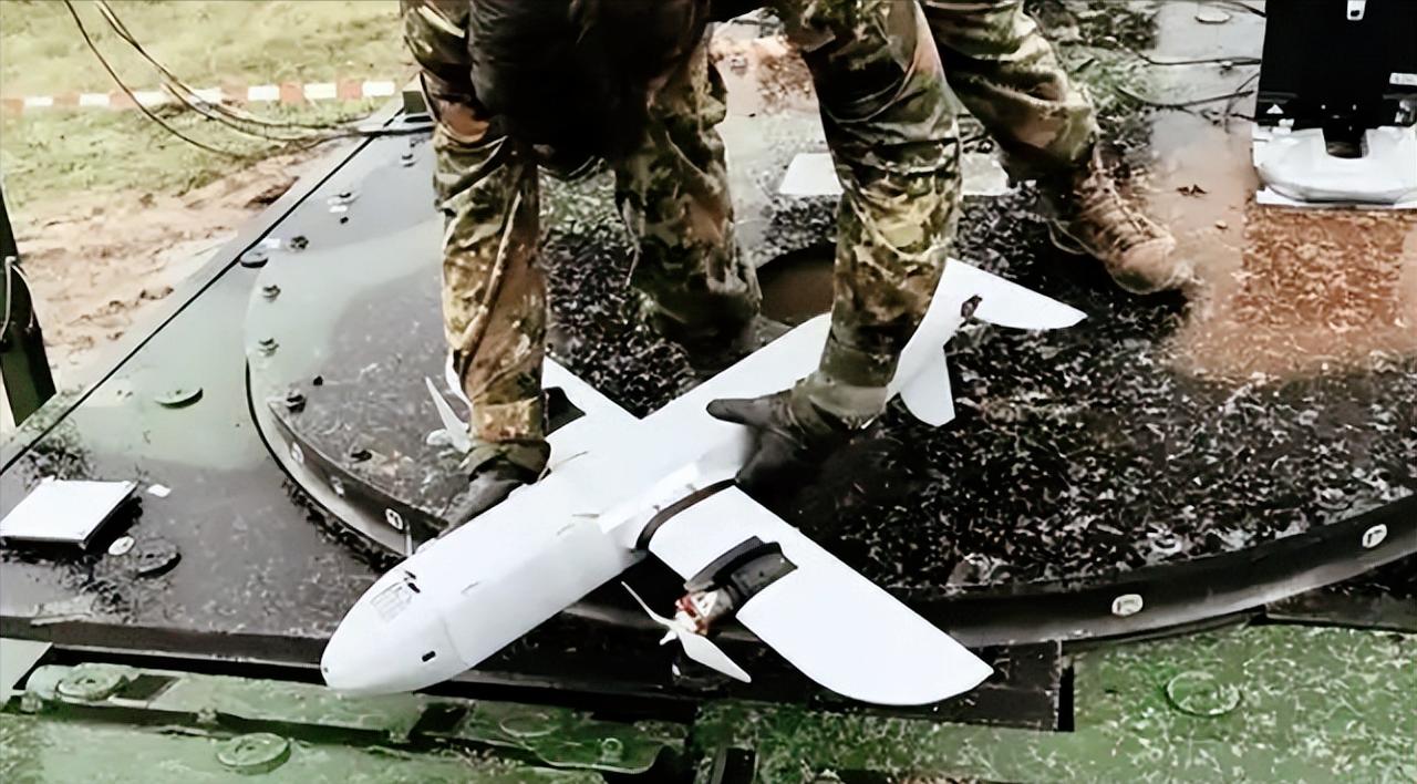 这年头打仗居然还有这么烧钱的操作，用几百万美元的先进导弹去打几万美元的低空目标，