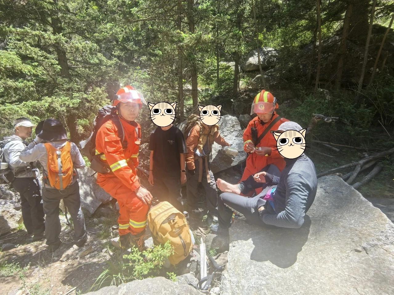 警钟长鸣！贺兰山连夜大救援！
 
三名初中生违规闯入贺兰山滚钟口未开发危险区域，