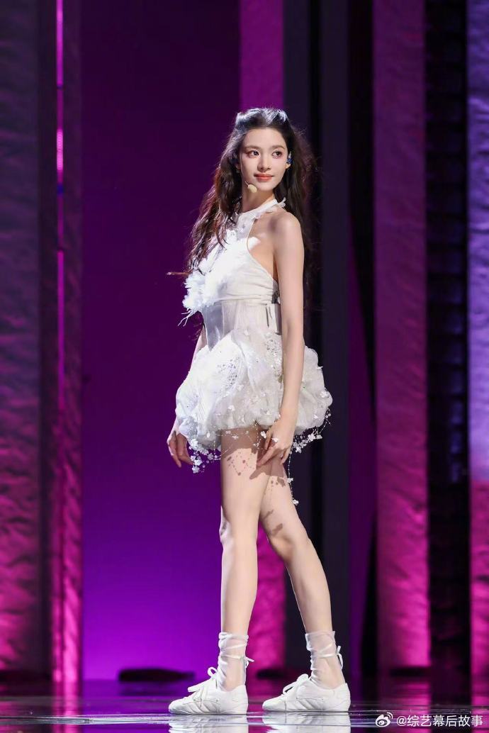 浪姐6取消直播系谣言谣言不可信，正常播出不耽误，一起蹲直播为姐姐们加油！乘风20