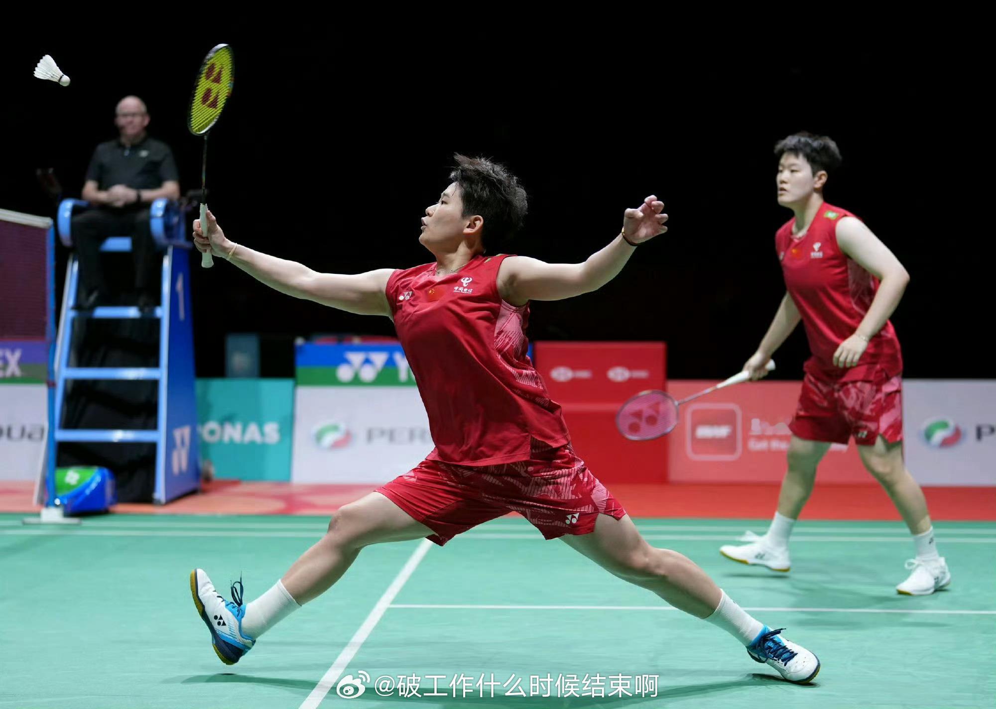📢圣坛组合世锦赛开门红 📍【2025年羽毛球世锦赛】女双32强赛🏸刘圣书/