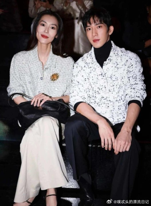 井柏然就这样静静等着刘雯藏在细节里的温柔最打动人，井柏然的耐心等待好戳心，辽宁沈