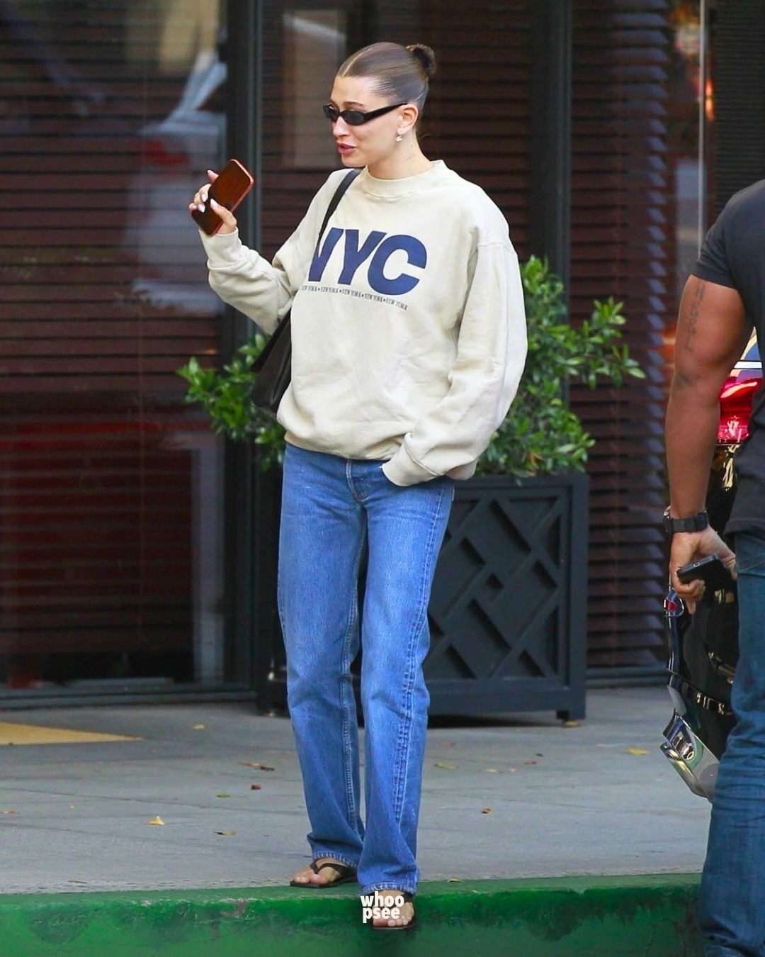 Hailey Bieber 