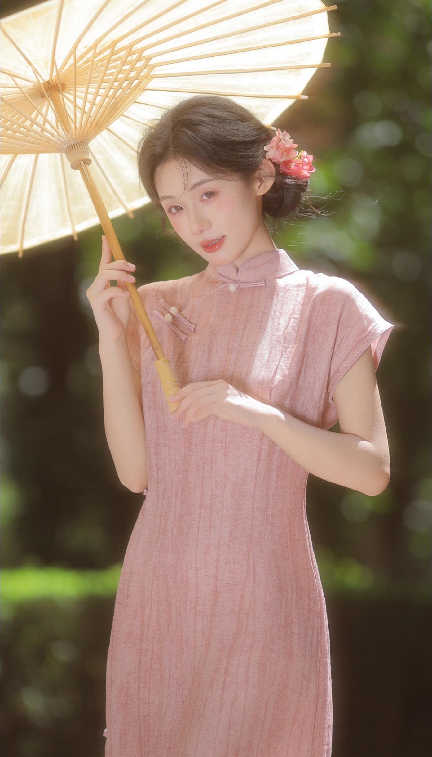 <p>旗袍 国风古韵 东方美 新中式 西安约拍 </p>