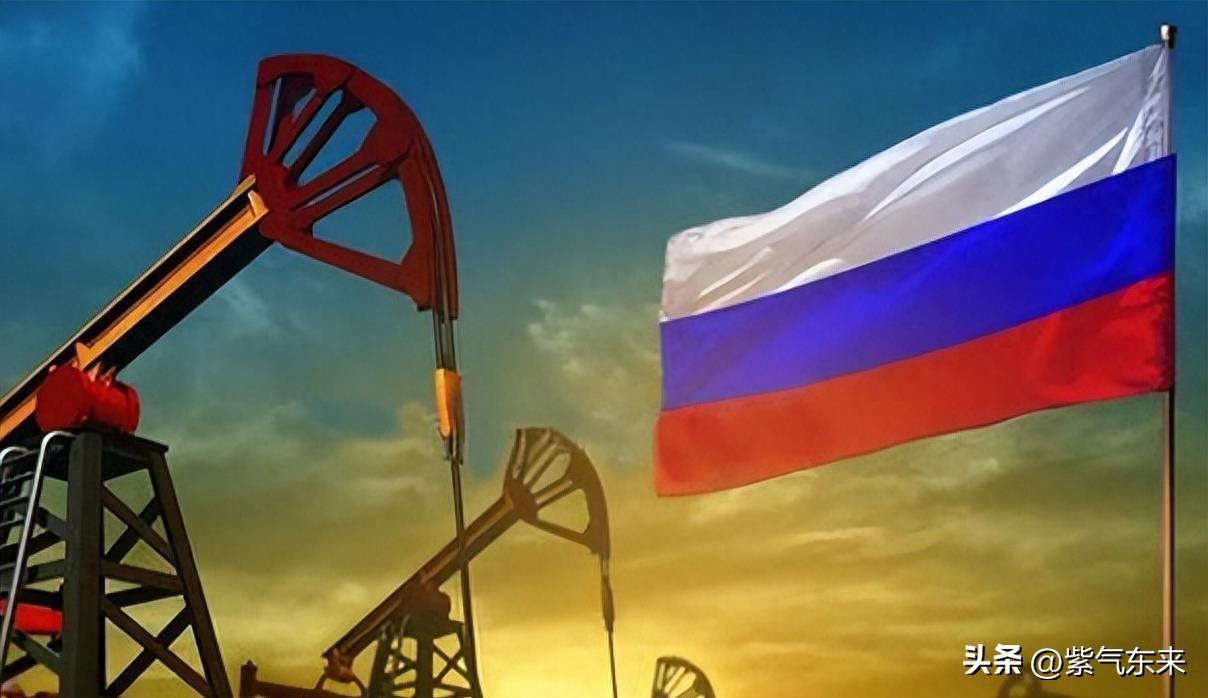 由于霍尔木兹海峡被伊朗海军封锁

中东的石油运不出去

国际油价一路暴涨，黄金也