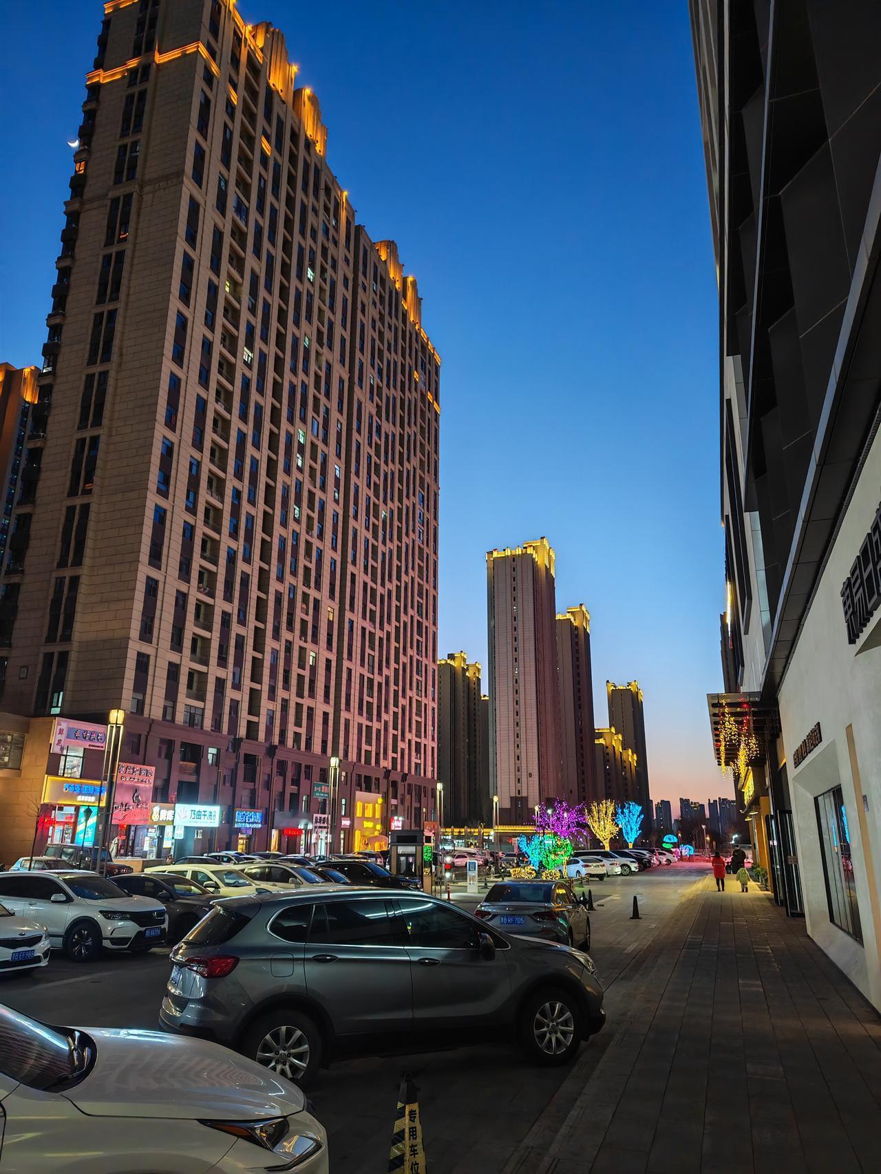 夜色如水，纯净无瑕，回家走起。