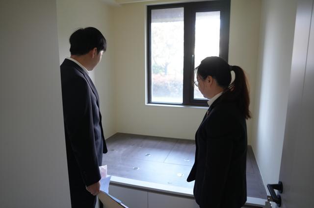 [太阳]“离大谱！”浙江湖州，一业主花半年、20万元装修新房，准备入住时却撞上陌