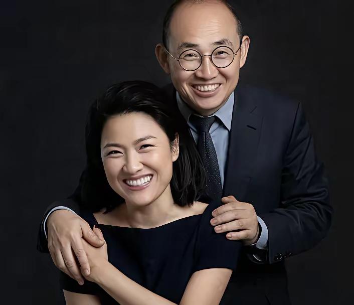 潘石屹两口子乐了。
两口子很精，城府较深，有点滑头。
“离岸信托”不会涉及到他们