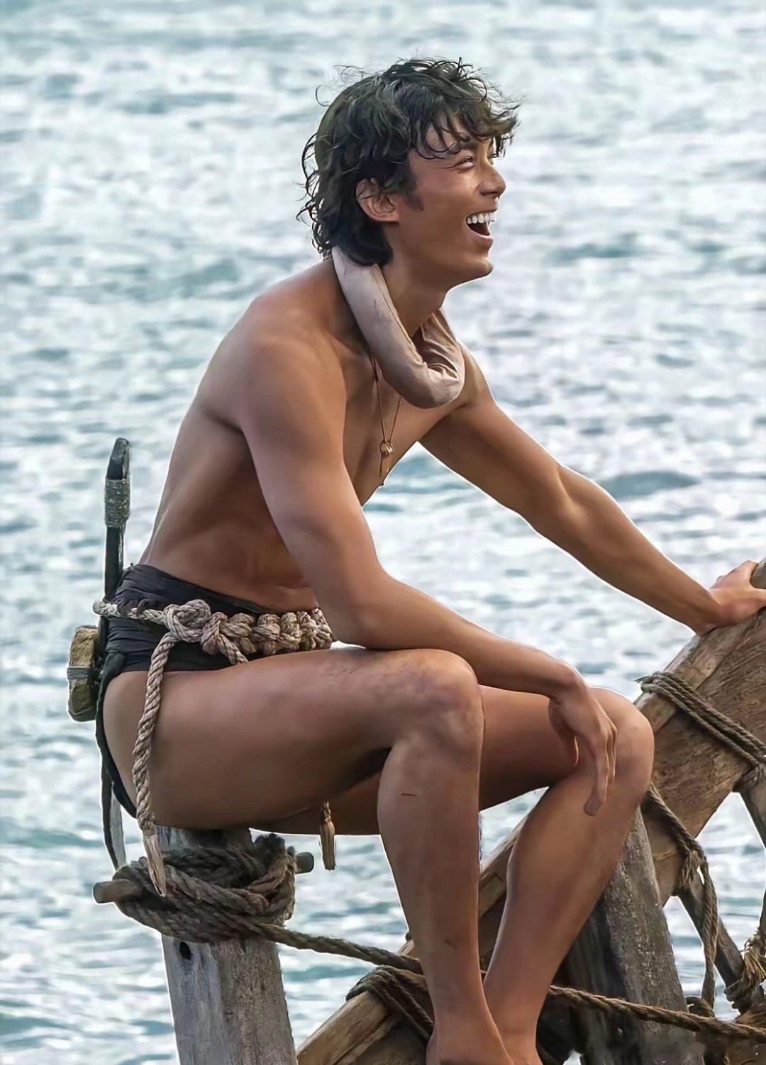 内娱终于出了一个可怕的男演员，那就是吴磊，不是说他演技浮夸，也不是说形象不够亮眼