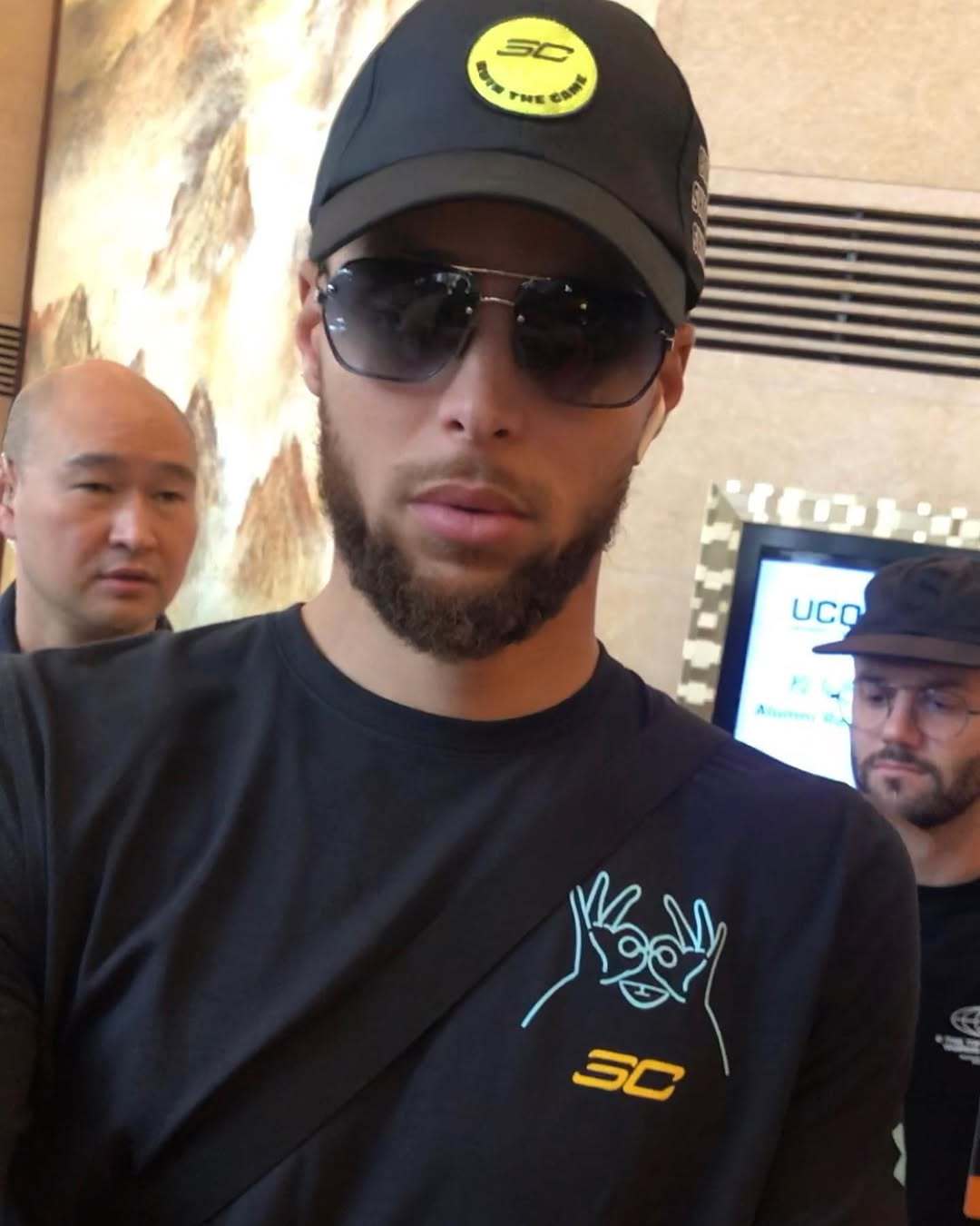 人间的面吃一碗少一碗人间的面见一面少一面库里