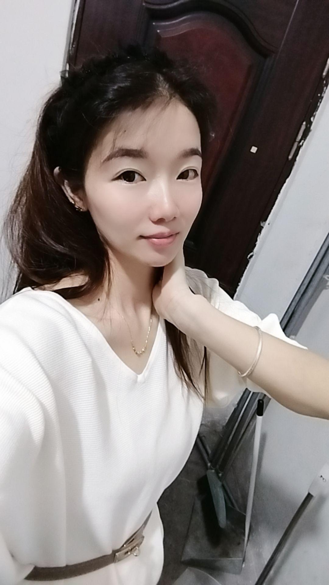 让自己忙一点，忙到没有时间去思考那些无关紧要的事，很多事忙着忙着就渐渐...