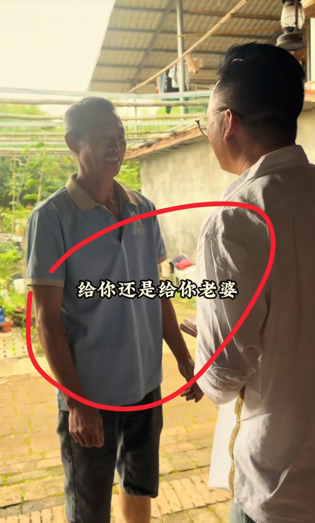 现在全网最实在的助农主播就是皮衣哥了吧！
不是因为流量高，也不是因为赚得多
而是
