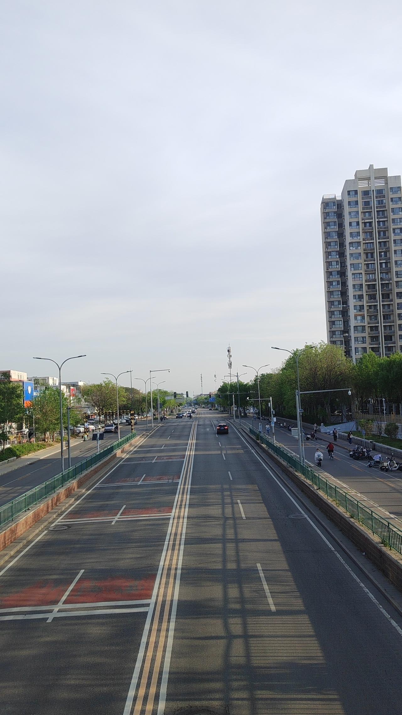 真正的强大，不是原谅别人，而是放过自己。

小故事：一位女士因朋友的背叛而耿耿于