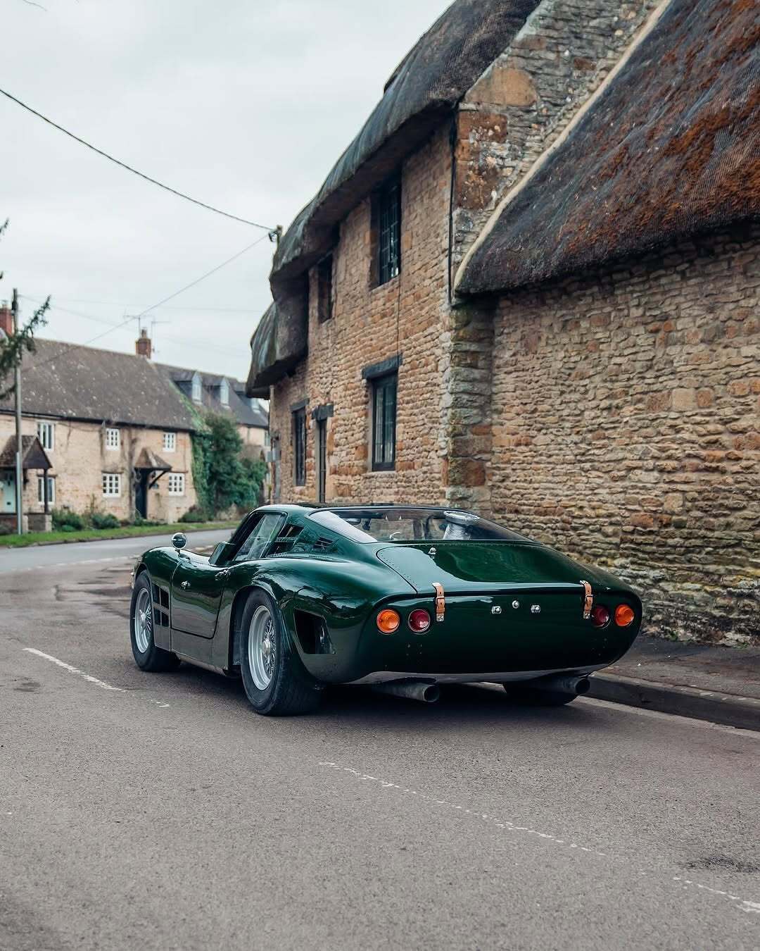 【时代狂想曲 — ISO Grifo A3/C】诞生于1960年代的意大利跑车黄