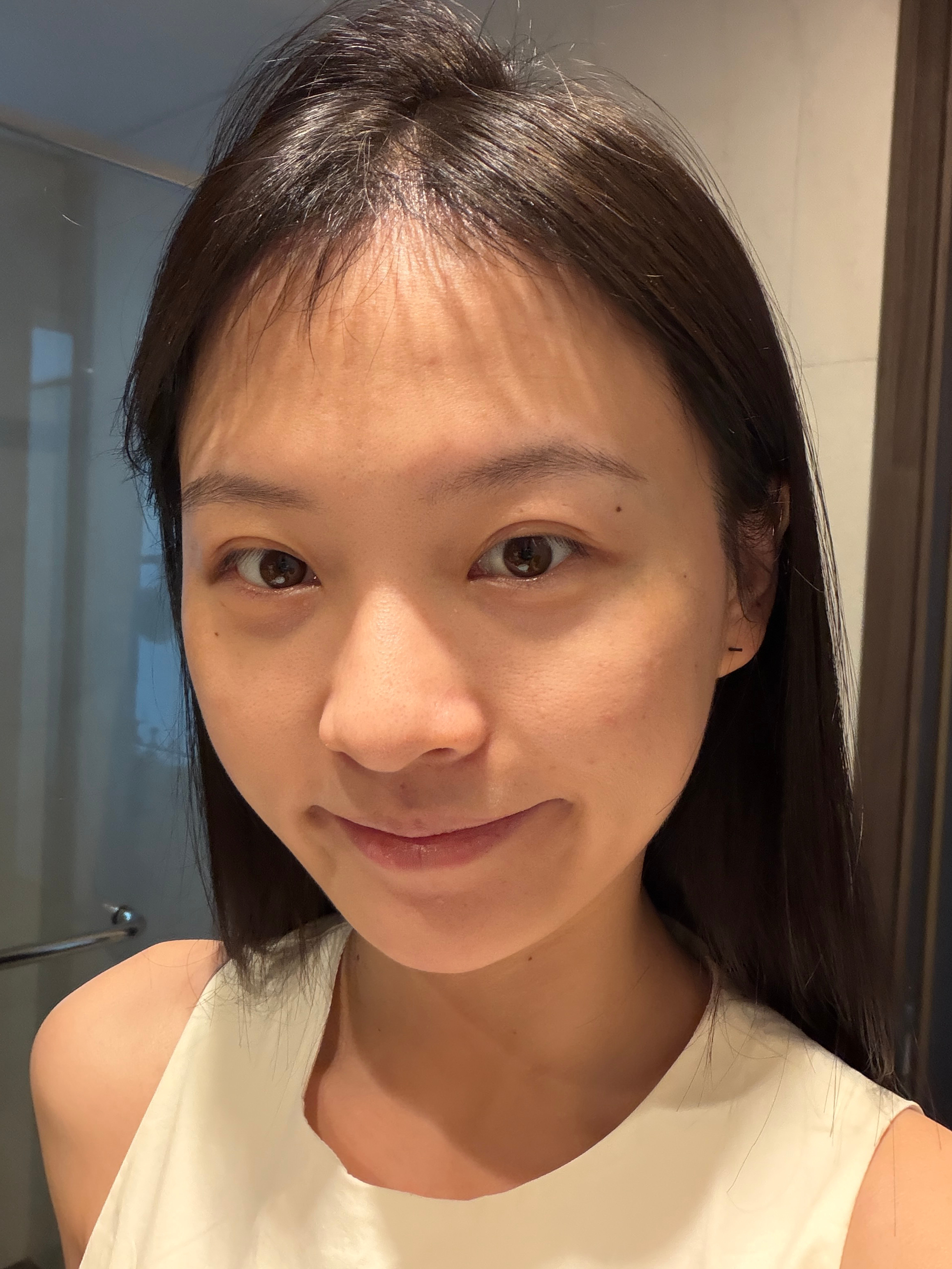 出发去上化妆课喽但为何如此炎热的夏天司机师傅不开空调还把窗户全关了 就我一个人在