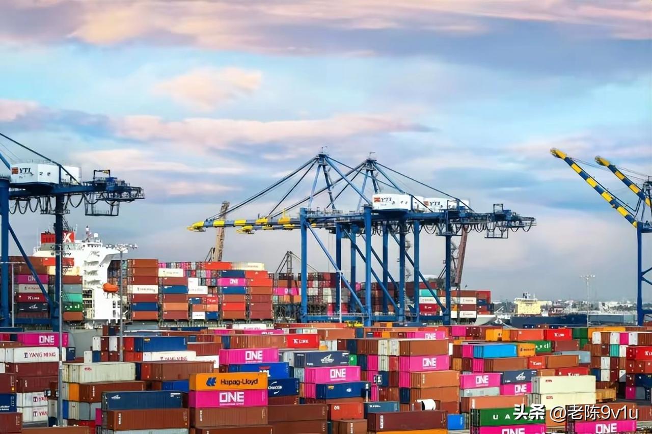 1. 美国对华“服软”藏隐情！关税反伤自身，菲律宾闯南海遭美冷眼：釜山会晤后，美